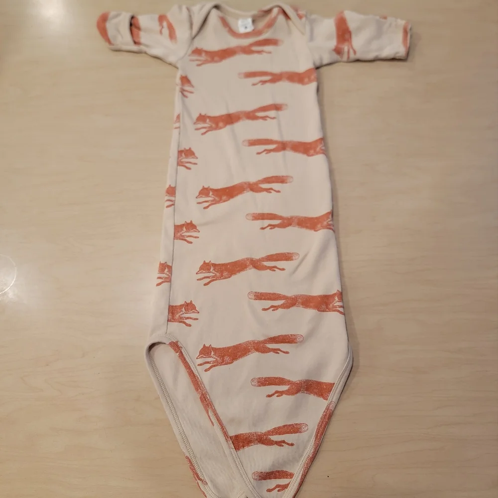 Kate Quinn 0-3 Month Fox Print Baby Sleep Knotted Gown - Picture 2 of 5